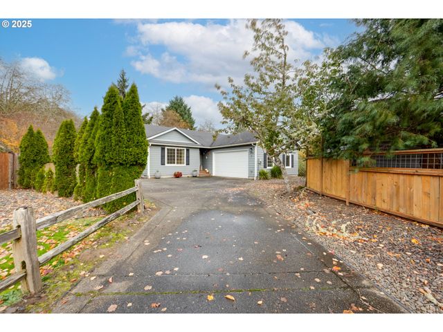 753 Sw KALMIA Ave, Warrenton, OR 97146