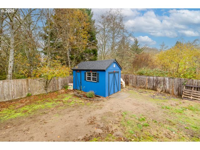 753 Sw KALMIA Ave, Warrenton, OR 97146