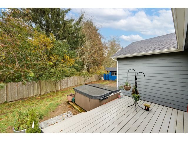 753 Sw KALMIA Ave, Warrenton, OR 97146