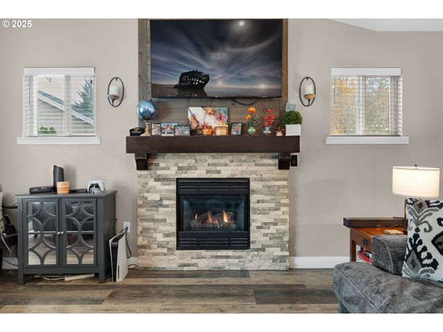 753 Sw KALMIA Ave, Warrenton, OR 97146