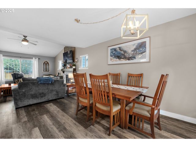 753 Sw KALMIA Ave, Warrenton, OR 97146