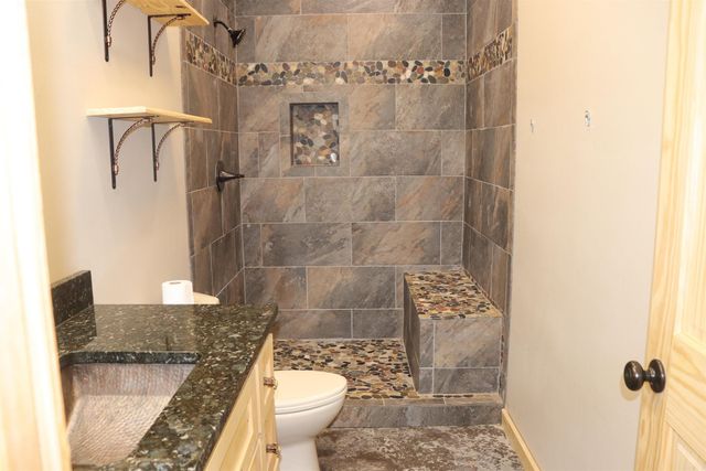 426 Bondair Road, Greers Ferry, AR 72067