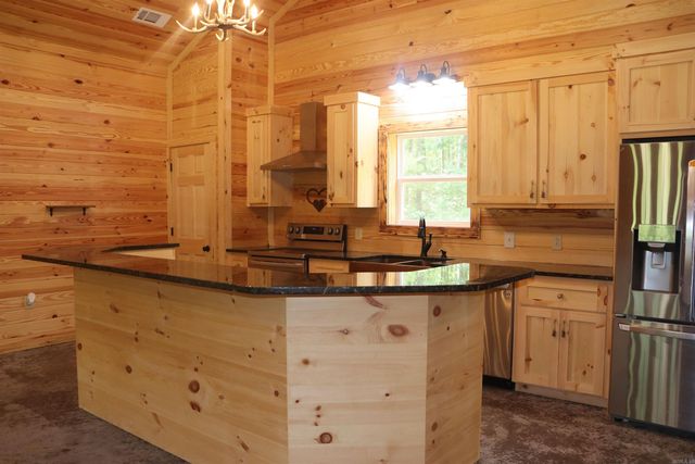 426 Bondair Road, Greers Ferry, AR 72067