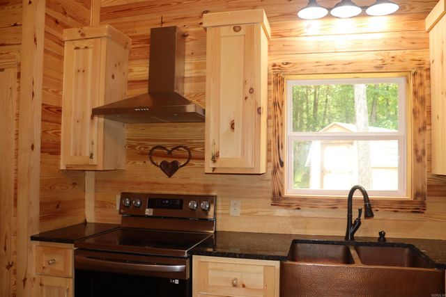 426 Bondair Road, Greers Ferry, AR 72067