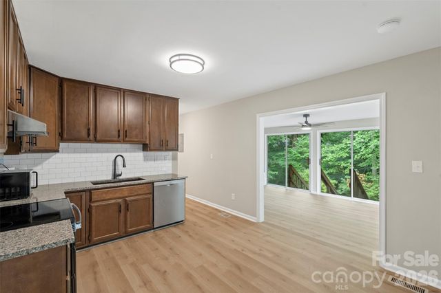 711 King Arthur Drive, Gastonia, NC 28056
