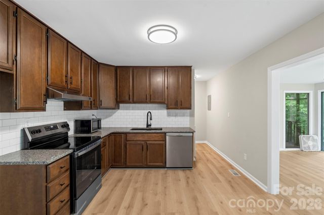 711 King Arthur Drive, Gastonia, NC 28056