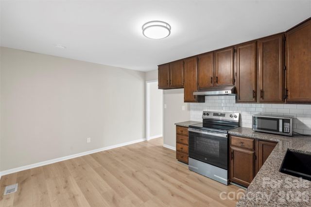 711 King Arthur Drive, Gastonia, NC 28056