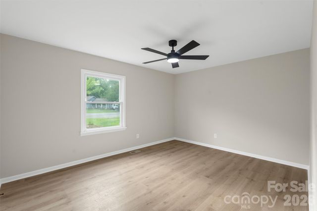 711 King Arthur Drive, Gastonia, NC 28056