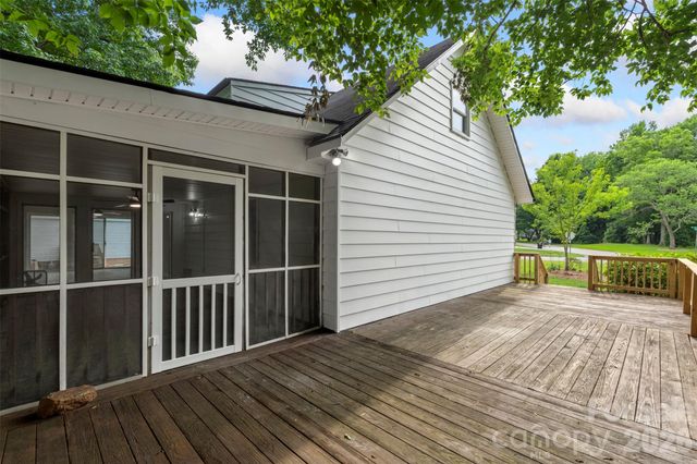 711 King Arthur Drive, Gastonia, NC 28056