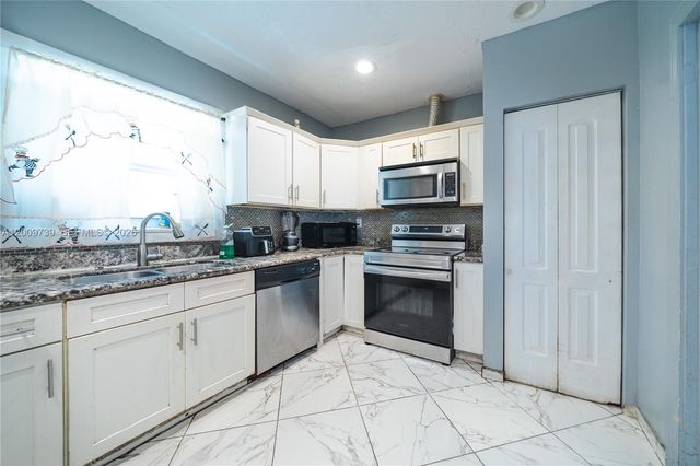 235 NW 59th St, Miami, FL 33127