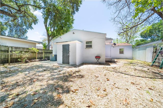 235 NW 59th St, Miami, FL 33127