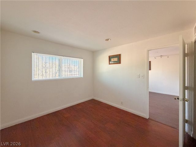 3712 Royal Crest Street 14, Las Vegas, NV 89119