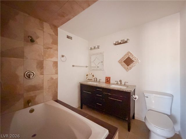 3712 Royal Crest Street 14, Las Vegas, NV 89119