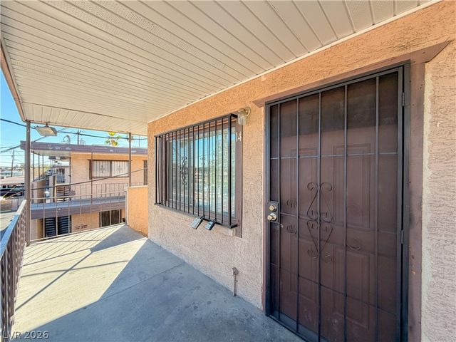3712 Royal Crest Street 14, Las Vegas, NV 89119