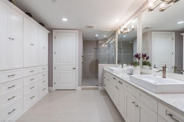 16382 Viansa WAY # 201, Naples, FL 34110