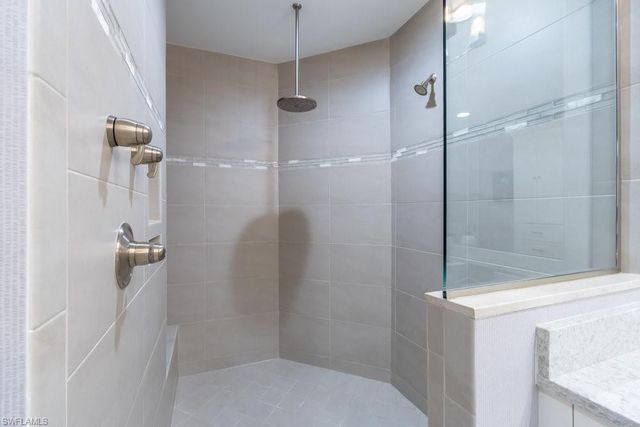 16382 Viansa WAY # 201, Naples, FL 34110