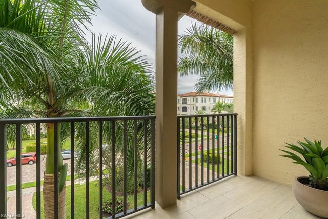 16382 Viansa WAY # 201, Naples, FL 34110