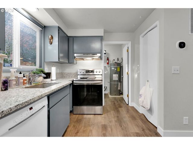 2953 W 15TH Ave, Eugene, OR 97402