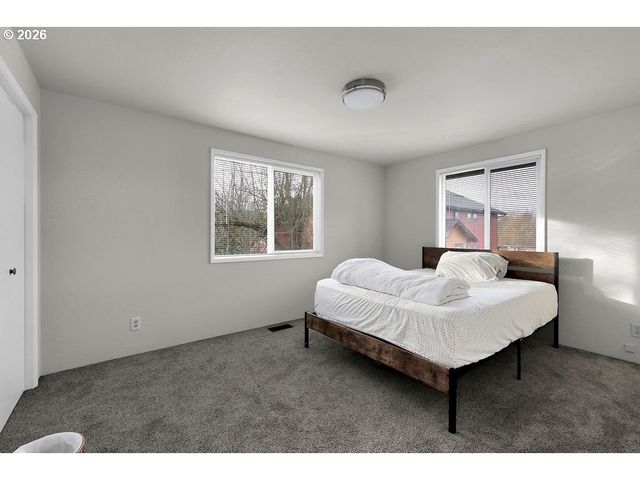 2953 W 15TH Ave, Eugene, OR 97402