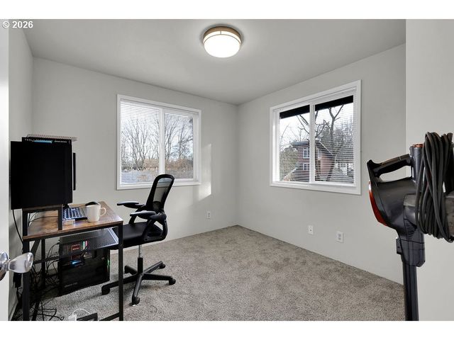 2953 W 15TH Ave, Eugene, OR 97402