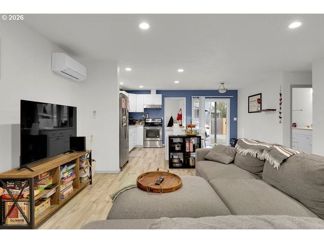 2953 W 15TH Ave, Eugene, OR 97402