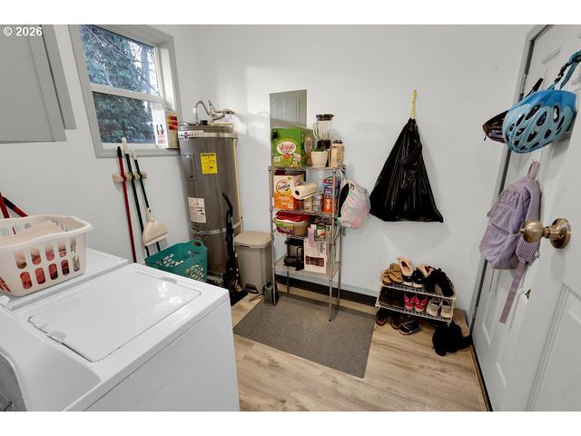 2953 W 15TH Ave, Eugene, OR 97402