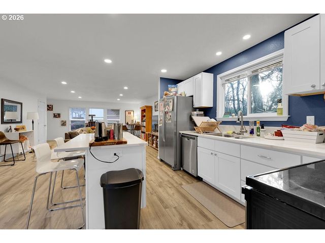 2953 W 15TH Ave, Eugene, OR 97402