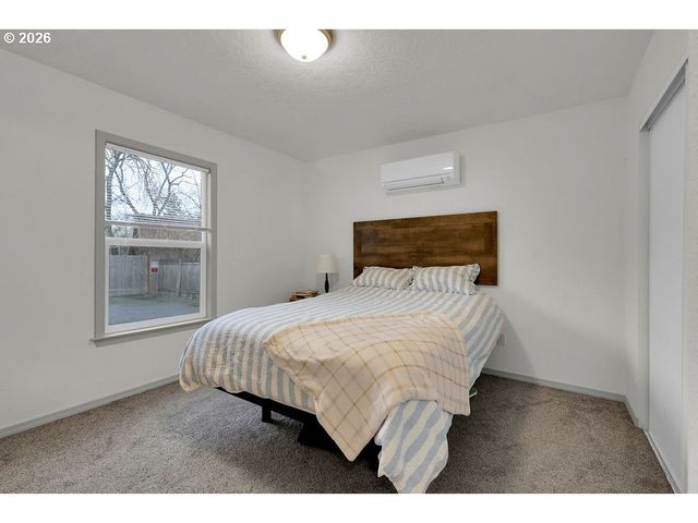 2953 W 15TH Ave, Eugene, OR 97402