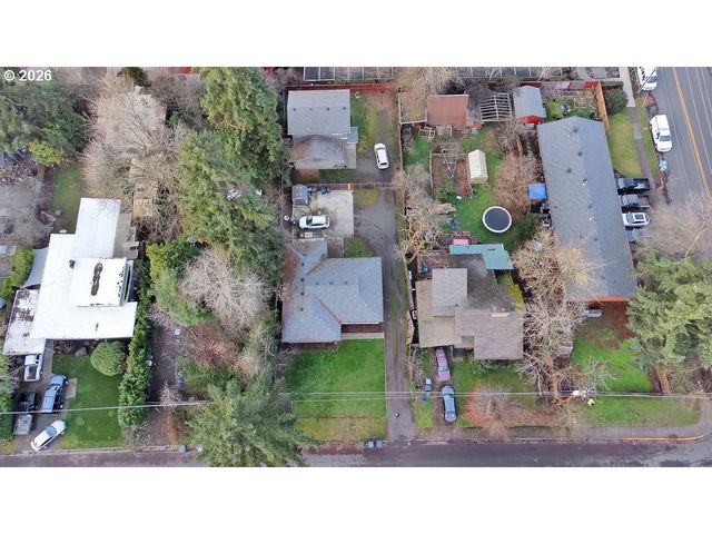 2953 W 15TH Ave, Eugene, OR 97402