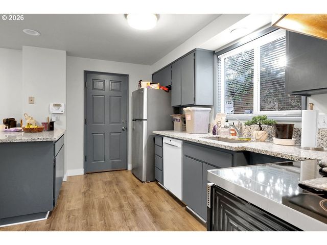 2953 W 15TH Ave, Eugene, OR 97402