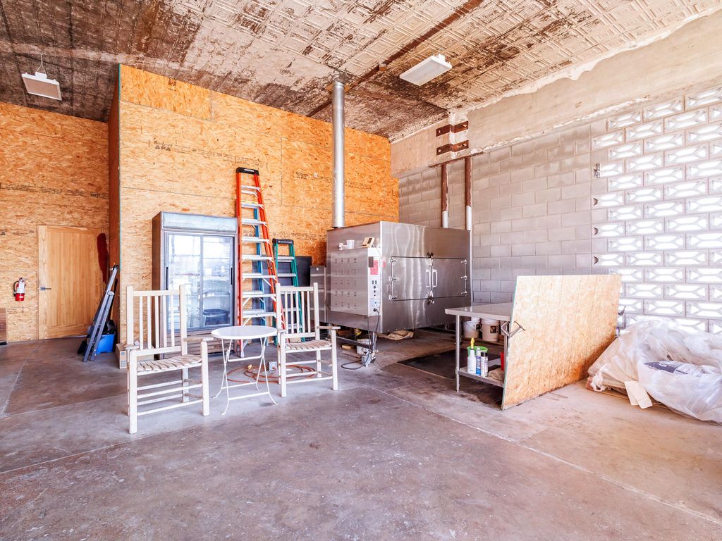 Image 39 of property listing at 420 S Commercial Avenue, Coleman, TX 76834