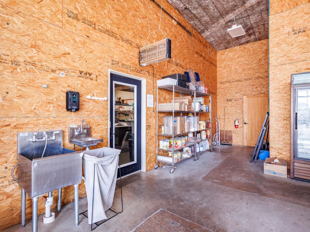 Image 41 of property listing at 420 S Commercial Avenue, Coleman, TX 76834