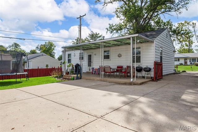 10835 Mallory Drive, St Louis, MO 63123