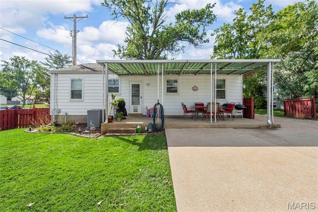 10835 Mallory Drive, St Louis, MO 63123