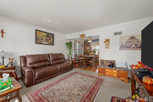 10835 Mallory Drive, St Louis, MO 63123