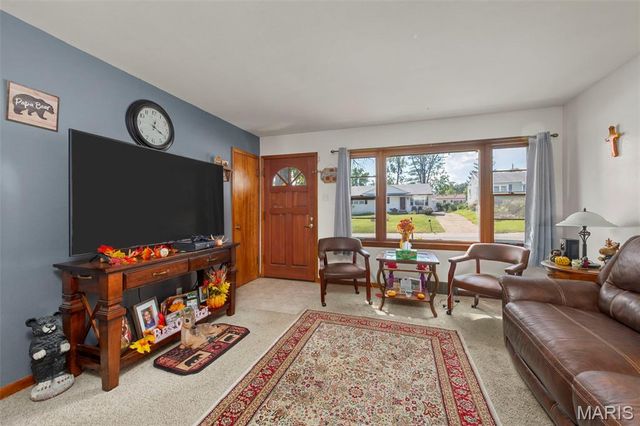 10835 Mallory Drive, St Louis, MO 63123