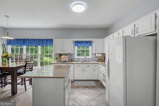 609 Adam Circle, Woodstock, GA 30188
