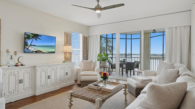 6340 WATERCREST WAY 301, Lakewood Ranch, FL 34202