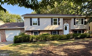 5813 QUEENS MILL CIR, Fredericksburg, VA 22407
