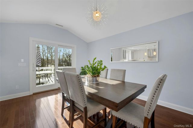 30 Highclere Lane, Valhalla, NY 10595