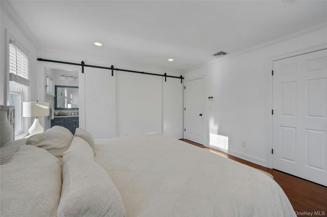 30 Highclere Lane, Valhalla, NY 10595