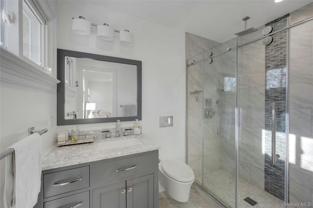 30 Highclere Lane, Valhalla, NY 10595