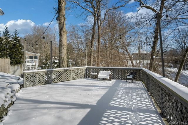 30 Highclere Lane, Valhalla, NY 10595