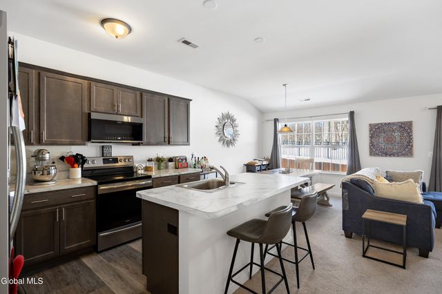 1002 Grayson Place, Glenville, NY 12302