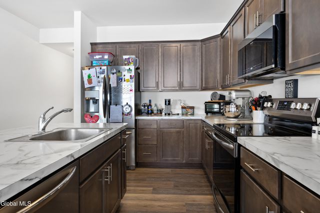 1002 Grayson Place, Glenville, NY 12302