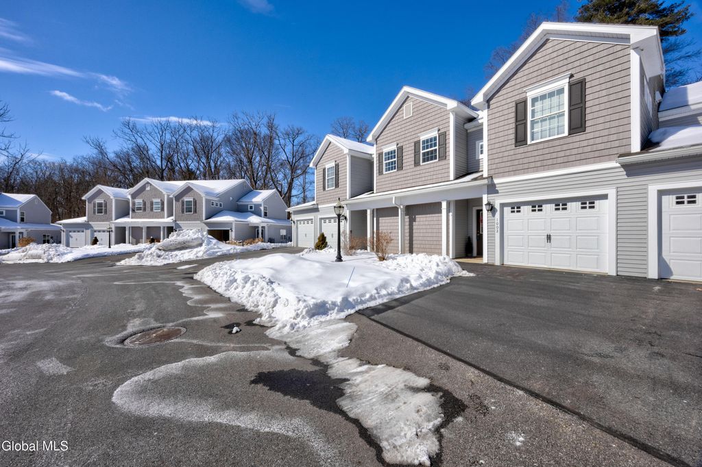 1002 Grayson Place, Glenville, NY 12302