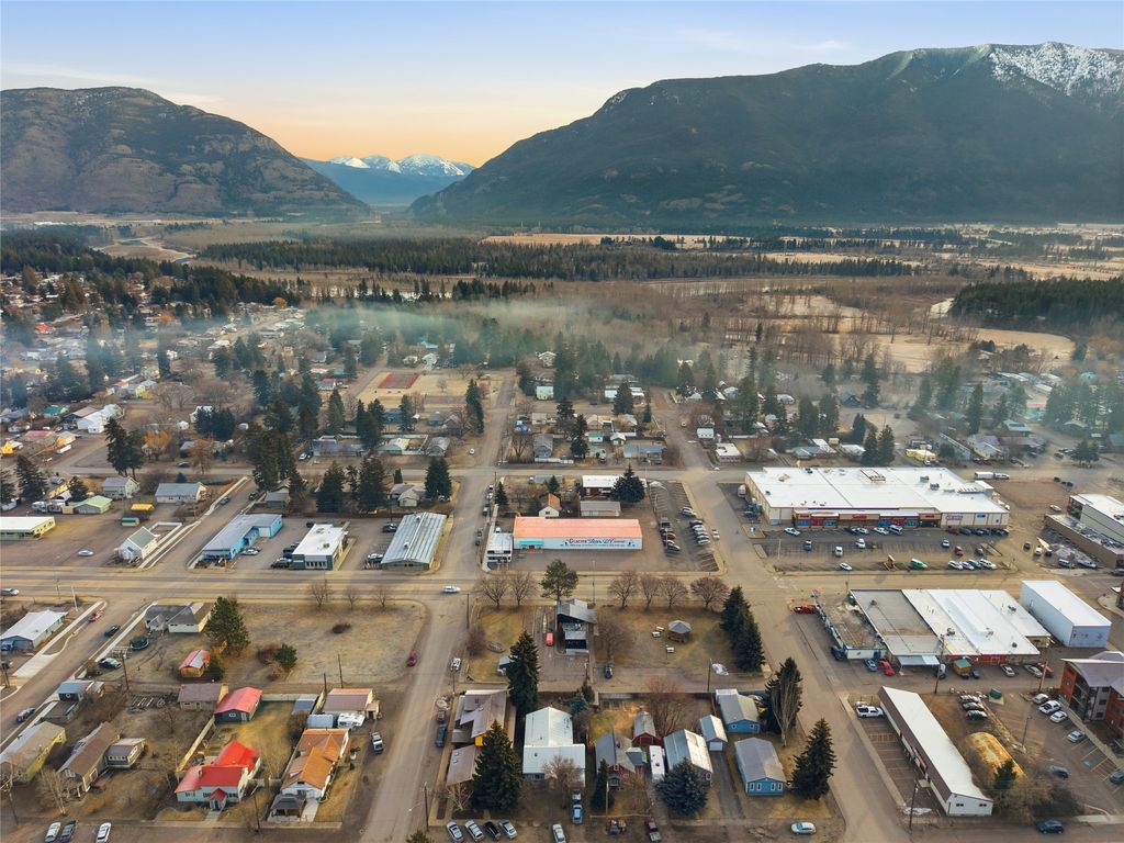 307 Nucleus Avenue, Columbia Falls, MT 59912 photo 10