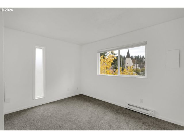 718 9TH St, Oregon City, OR 97045