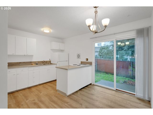 718 9TH St, Oregon City, OR 97045