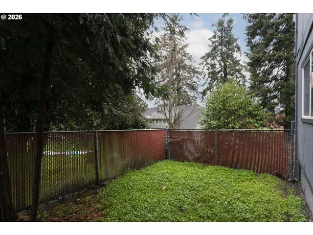 718 9TH St, Oregon City, OR 97045